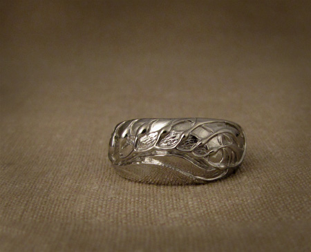 Hand-carved giant kelp ring; 14K white gold