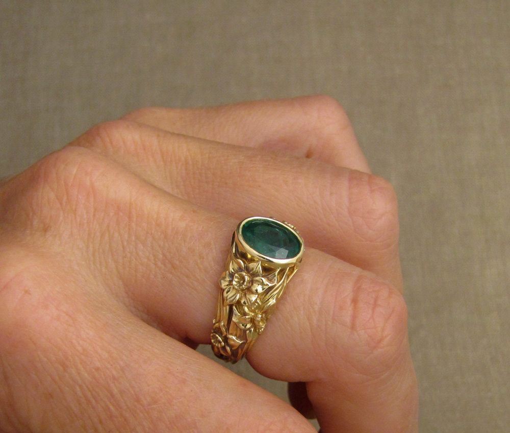 Custom-designed & hand-carved Emerald and Daffodils Ring, 18K yellow gold
