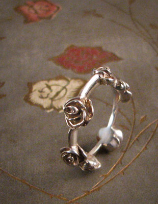 carved chain of roses ring in sterling silver