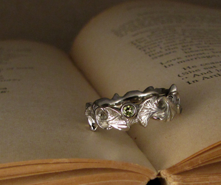 14K white gold ginkgo ring with green diamond