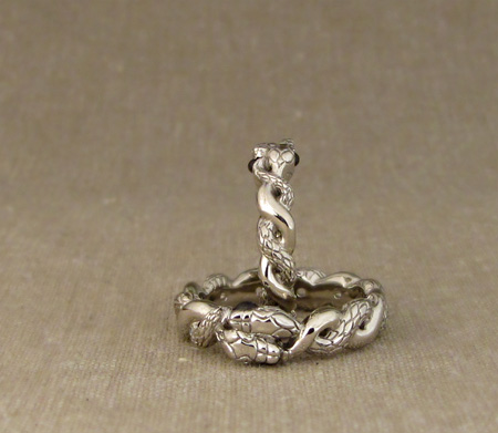 Entwined snake rings with star sapphires - 14K