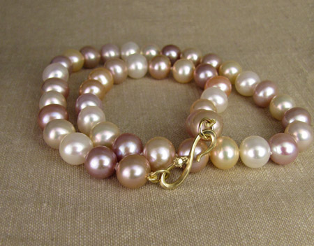 18K snake S-hook strand of pearls