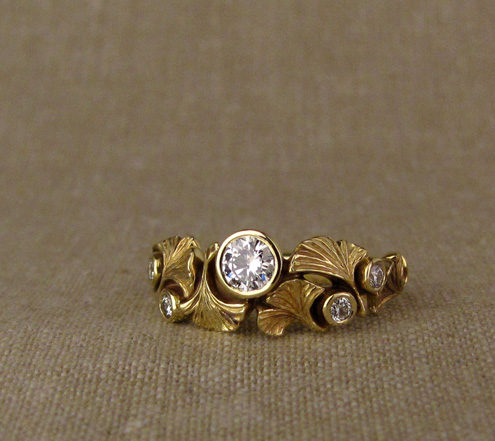 Ginkgo & Diamond ring, 18K yellow gold