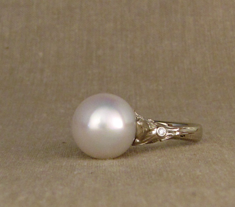 18K white rococo pearl solitaire - south sea pearl + diamonds