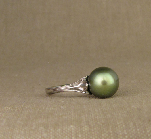 Hand-carved Tahitian green pearl ring in platinum