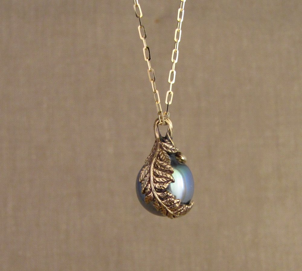 Custom designed & hand-carved Fern & fiddlehead motif baroque Tahitian Pearl pendant, 14K gold