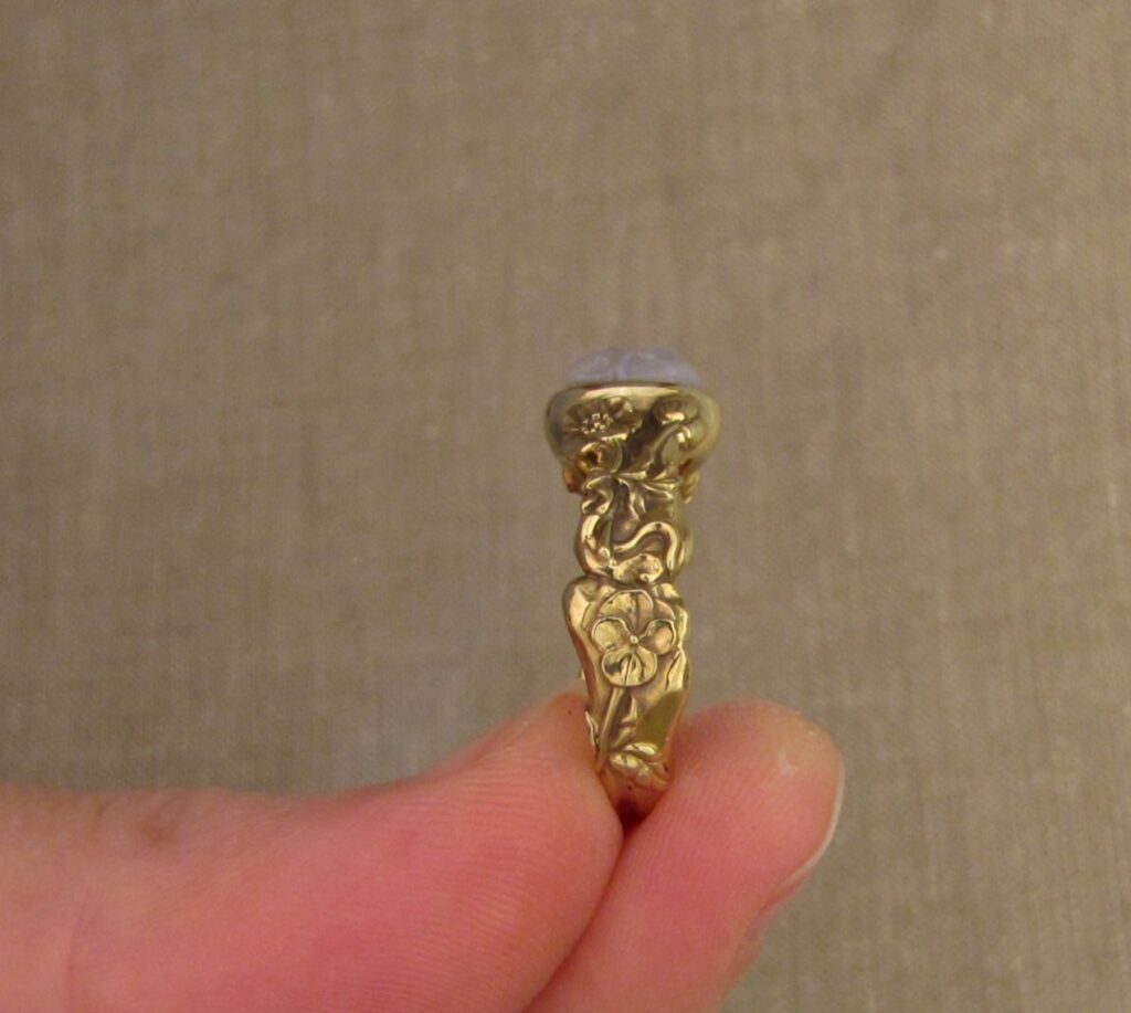 Memento Mori ring set with carved agate skull, bones, botanicals, bugs, 18K yellow gold. Cheyenne Weil