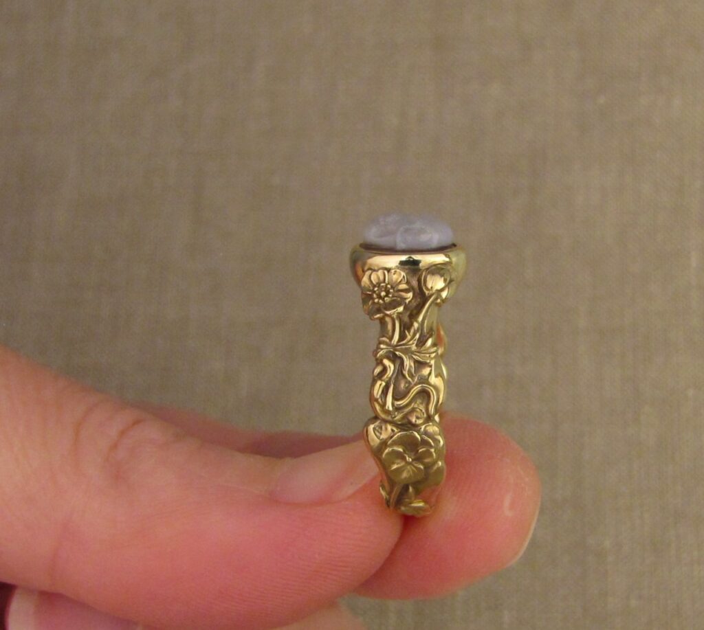 Memento Mori ring set with carved agate skull, bones, botanicals, bugs, 18K yellow gold. Cheyenne Weil